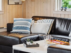 TV, fireplace - "Andon" - 320m from the sea by Interhome (Otterup)