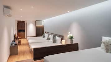 Habitació familiar, diversos llits | Roba de llit d'alta qualitat, minibar i escriptori