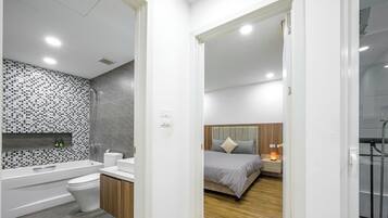 Superior Apartment | Bilik Mandi | Pancuran mandi, hulu semburan mandi hujan