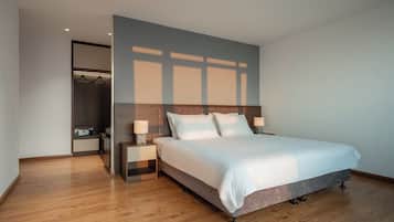 Deluxe Double Room, Lake View | Premium bedding, minibar, desk, laptop workspace