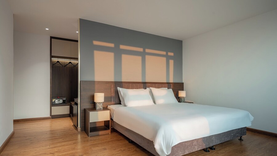 Luxe Paradise Premium Hotel Nguyen Khac Hieu