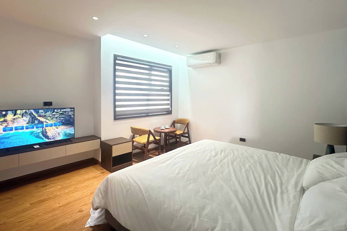 Deluxe Double Room | 2 bedrooms, premium bedding, minibar, desk