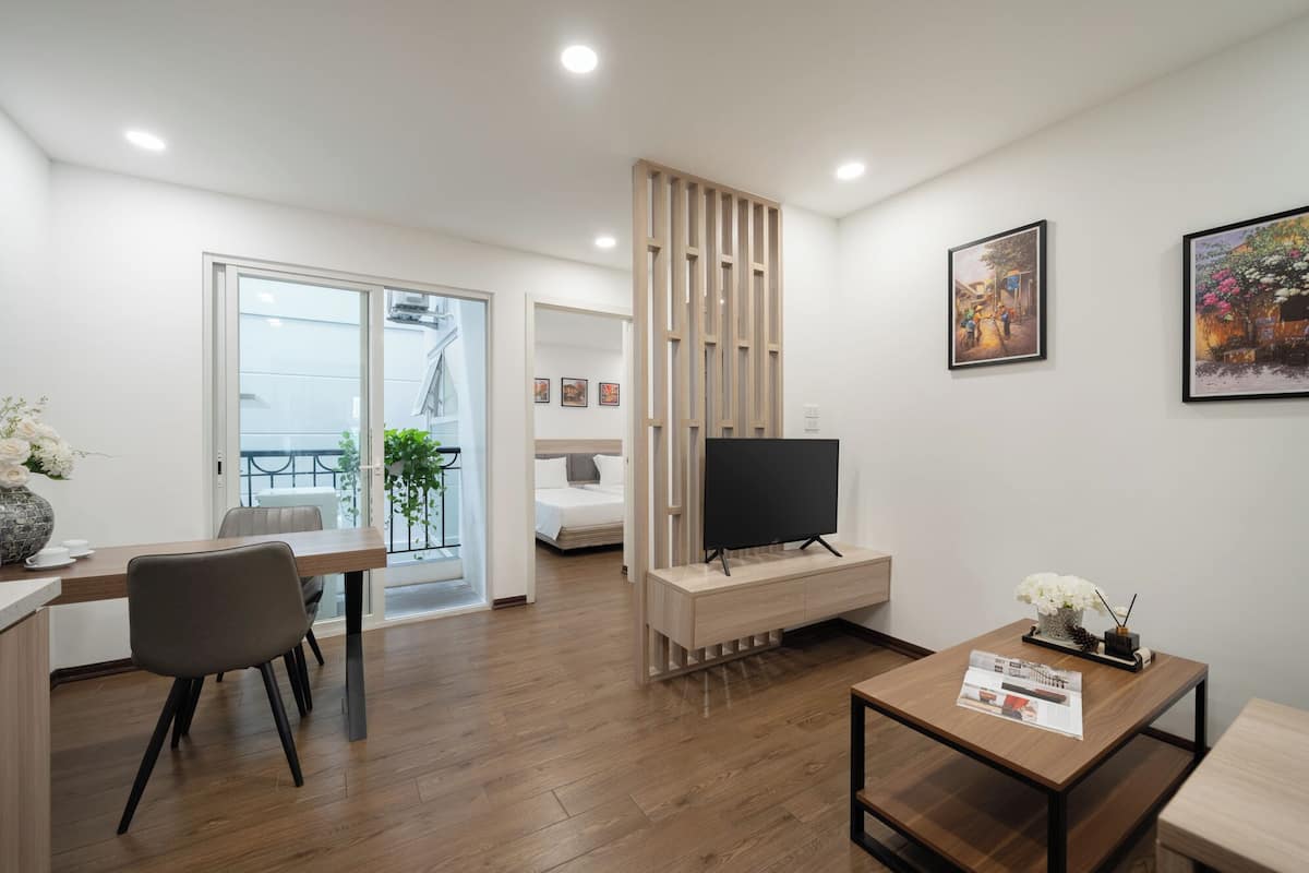 Deluxe Apartment, Balcony | 2 bedrooms, premium bedding, minibar, desk