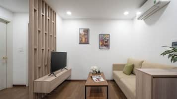 Deluxe Room, Balcony | Premium bedding, minibar, desk, laptop workspace