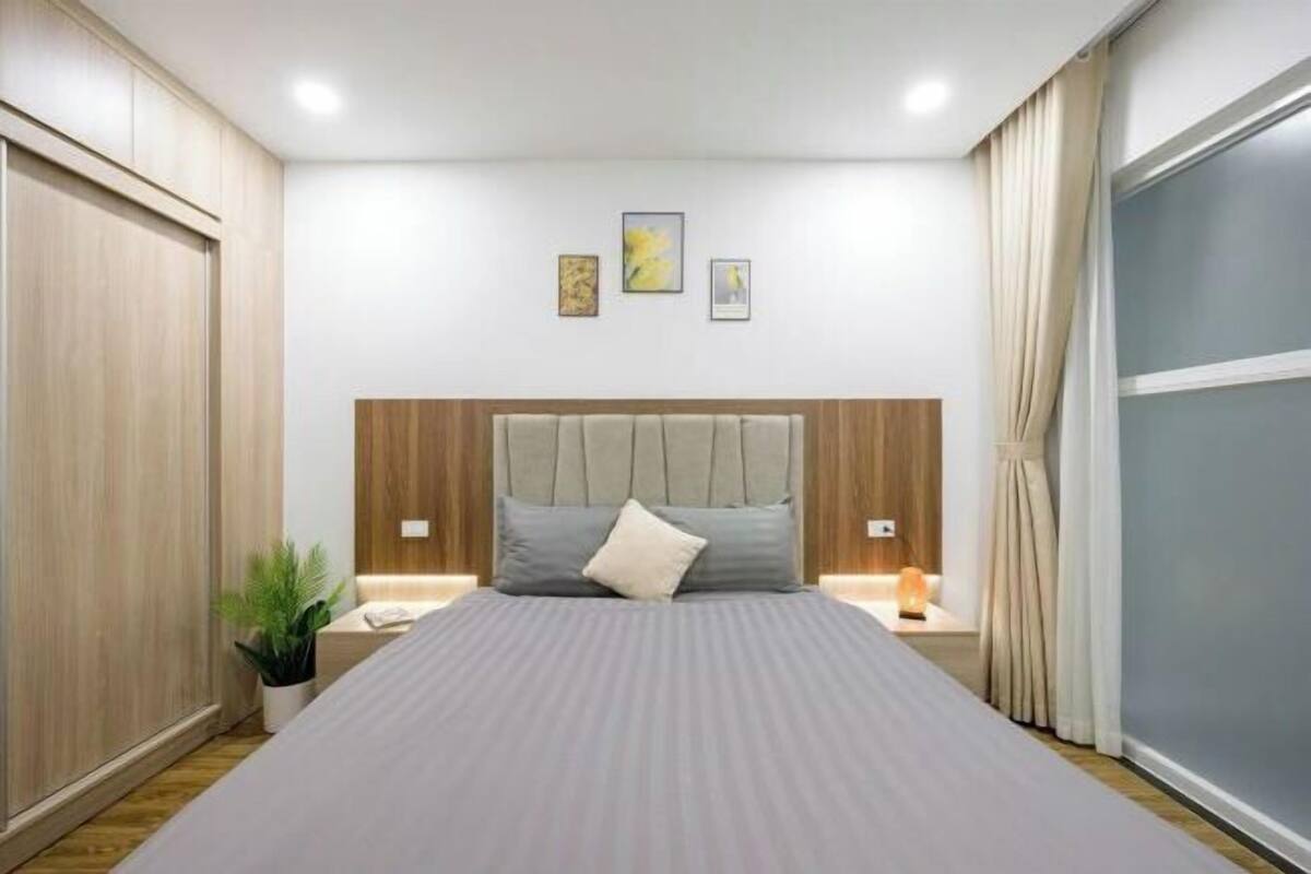 Premium bedding, minibar, desk, laptop workspace