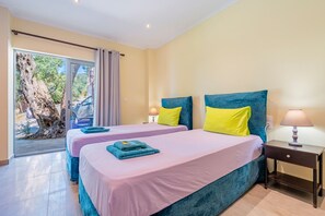 1 quarto, Wi-Fi de cortesia, roupa de cama