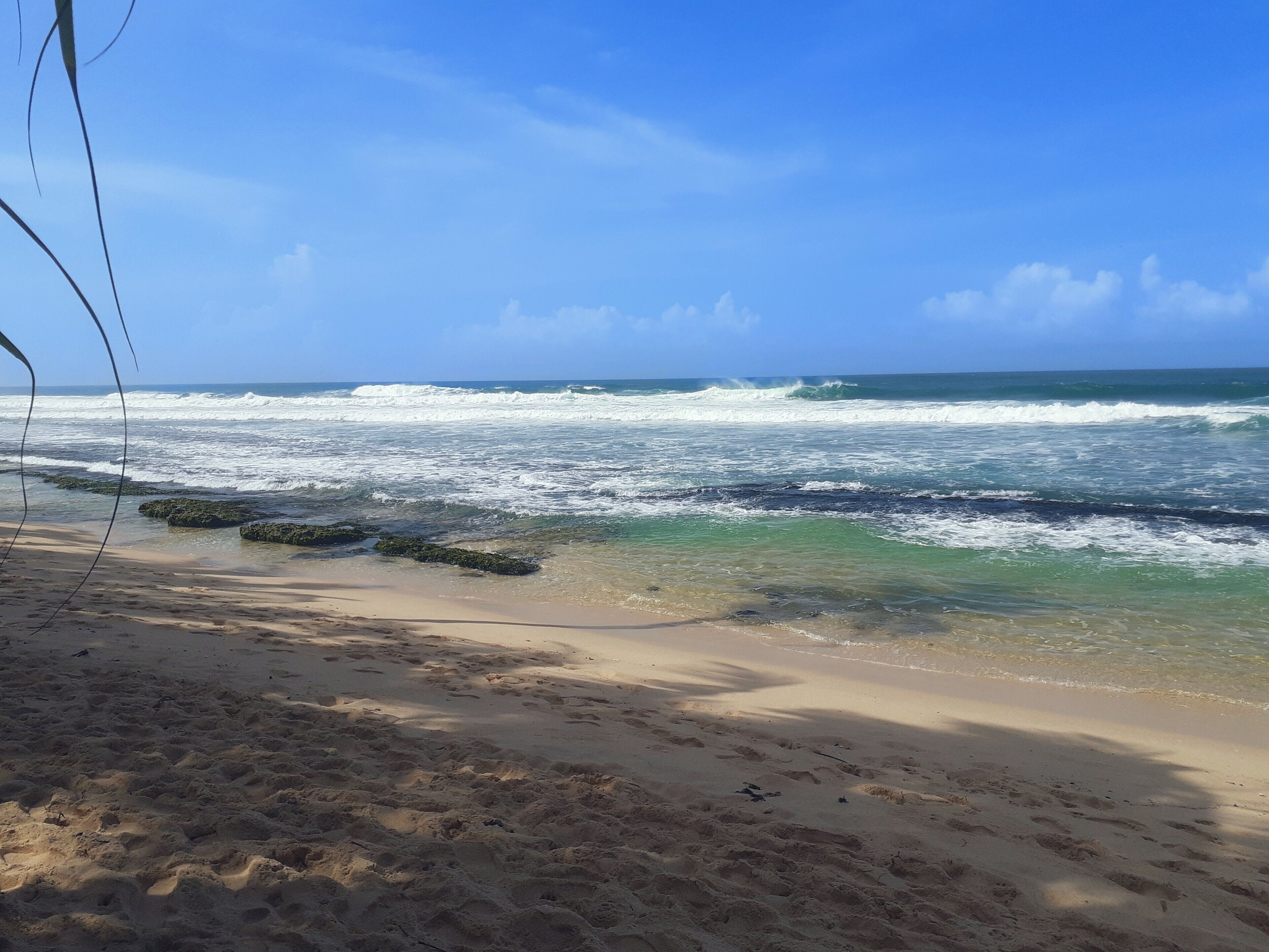 En la playa y toallas de playa 