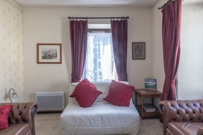 Télévision, lecteur de DVD, chaîne hi-fi