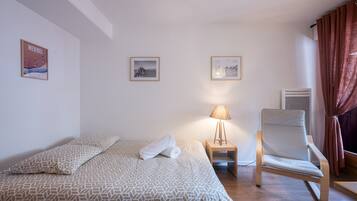 Fer et planche Ă repasser, Wi-Fi gratuit, draps fournis