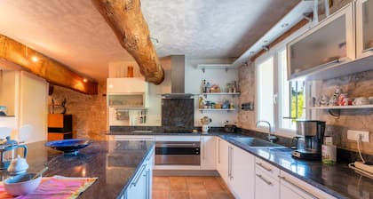 Guest House 'Mas De Charme' with Private Pool, Private Garden and Wi-Fi