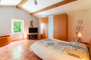 4 Schlafzimmer, kostenloses WLAN, Bettwäsche