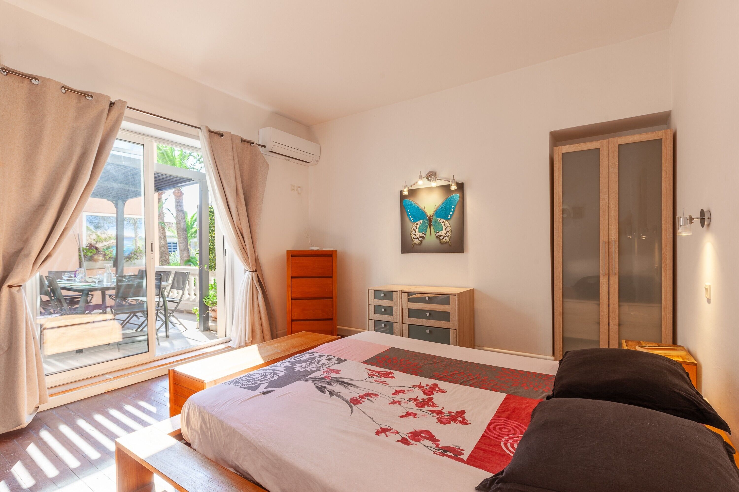 3 bedrooms, iron/ironing board, free WiFi, bed sheets