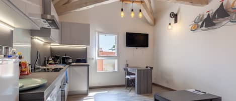 Refrigerador, horno, placa de cocina, lavavajillas