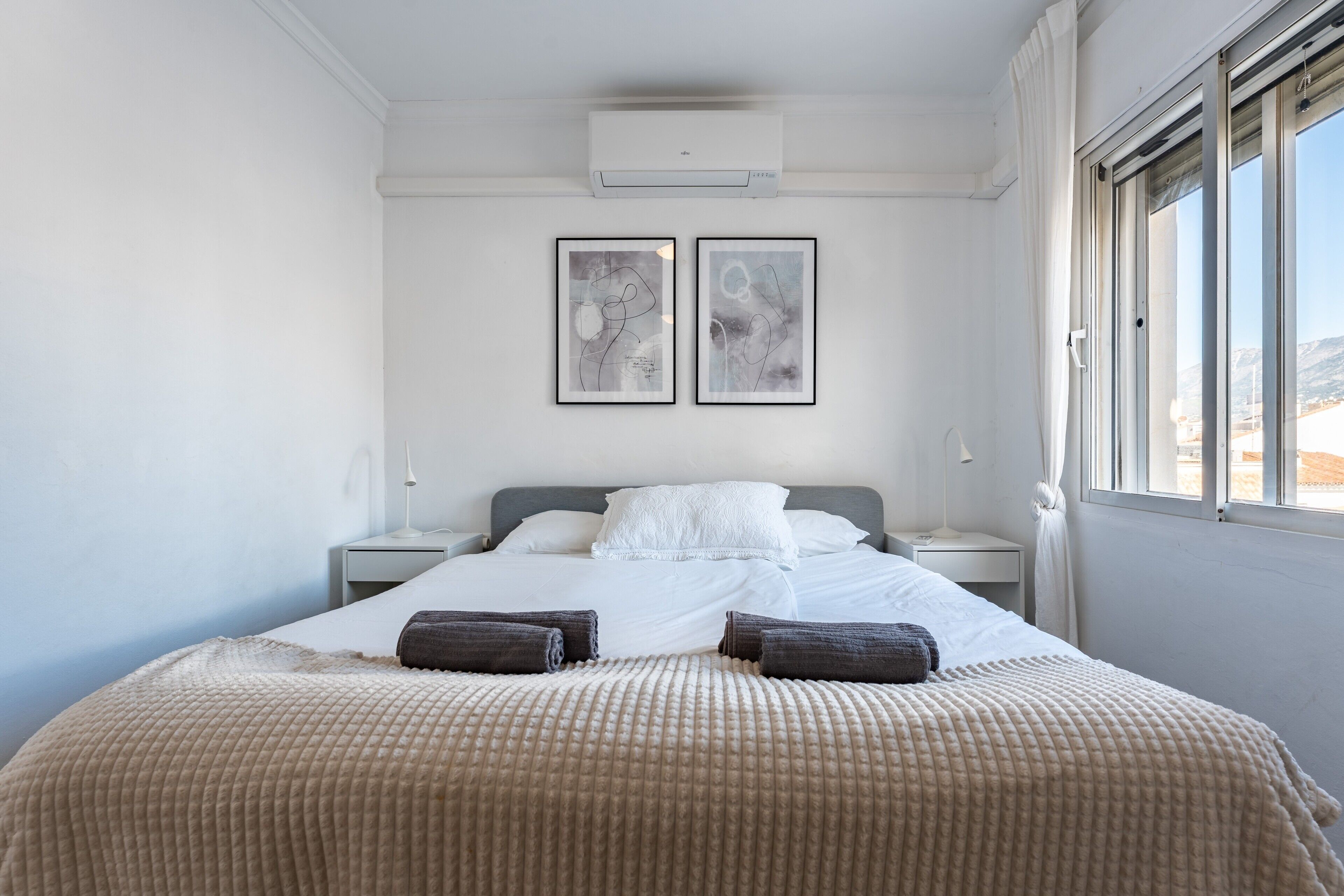 2 slaapkamers, een strijkplank/strijkijzer, gratis wifi, beddengoed