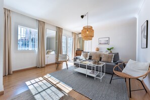 TV - Apartment 'Penthouse In Old Town' with Sea View, Wi-Fi and Air Conditioning (Fuengirola)