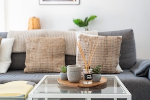 TV - Apartment 'Penthouse In Old Town' with Sea View, Wi-Fi and Air Conditioning (Fuengirola)