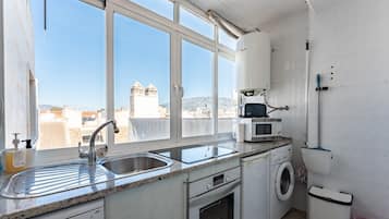 Køleskab, mikrobølgeovn, ovn, opvaskemaskine