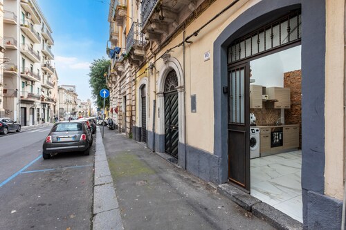 Holiday Home 'Finicchia Art House' with Wi-Fi and Air Conditioning