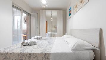 2 bedrooms, bed sheets