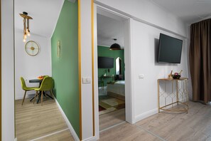 1 bedroom, desk, iron/ironing board, internet