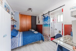 1 bedroom, iron/ironing board, free WiFi, bed sheets