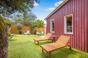 Terrace/patio - Holiday Home 'De Gauche' with Private Terrace and Private Garden (Hourtin)