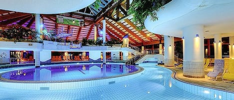 Appartement, 2 chambres, balcon, vue sur la montagne | Piscine