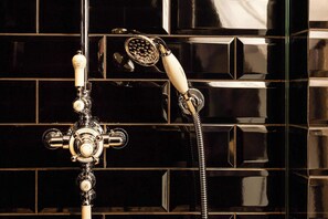 Dusche mit Handbrause