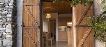 Appartement "Gawal 2" avec vue sur les montagnes, terrasse privée et Wi-Fi