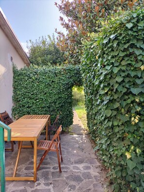 Outdoor dining - Small vacation home in barga.  (Barga)