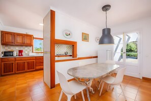 Dining - Holiday Home 'Aladern' with Sea View, Private Terrace and Wi-Fi (Font de Sa Cala)