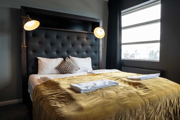 WiFi, bed sheets
