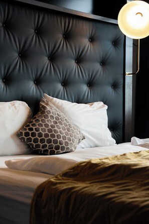 WiFi, bed sheets