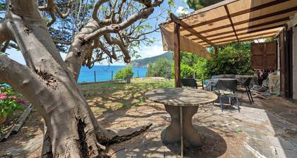 Ferienwohnung 'Paola' mit Meerblick, privatem Garten und Klimaanlage