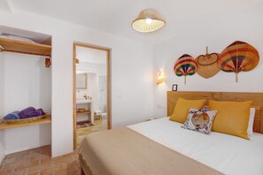 2 chambres, fer et planche à repasser, Wi-Fi gratuit, draps fournis