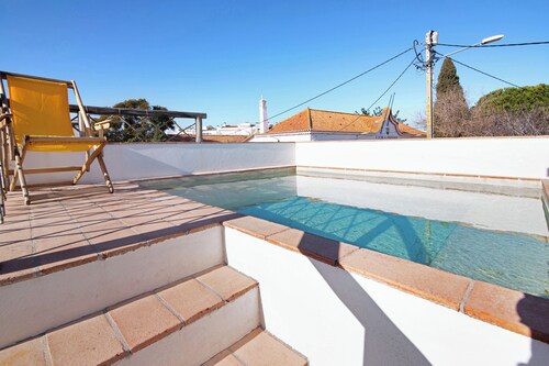 Holiday Home 'Casa Dos Avos' with Private Pool, Wi-Fi and Air Conditioning