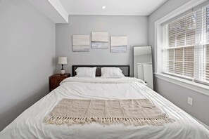 5 bedrooms, desk, iron/ironing board, WiFi