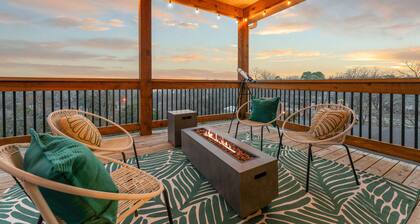 Moonlit Waters – Luxury Lake Retreat with 10 Bedrooms & Swim Spa!