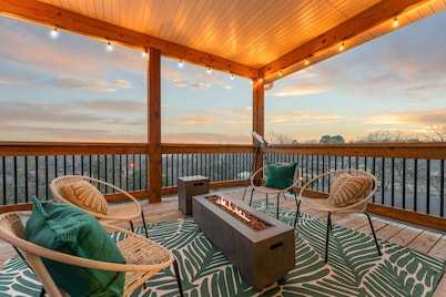 Moonlit Waters – Luxury Lake Retreat with 10 Bedrooms & Swim Spa!