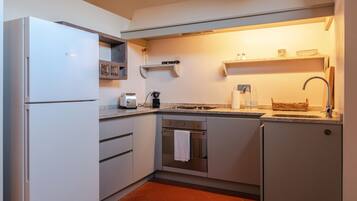 Réfrigérateur, four, plaque de cuisson, lave-vaisselle