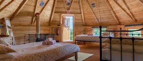 1 bedroom, bed sheets