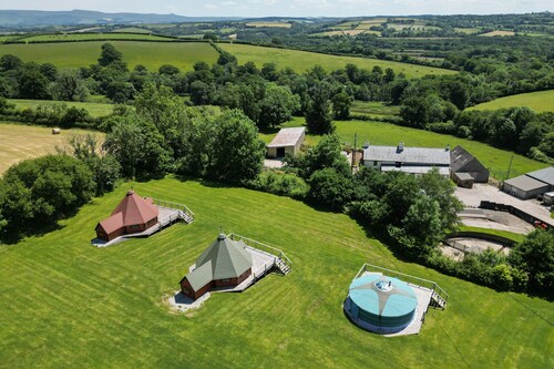 Dartmoor Eco-Pod (Oak Tree Lane) Gorgeous rustic charm