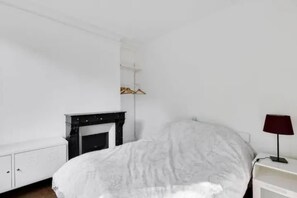 2 slaapkamers, een strijkplank/strijkijzer, wifi, beddengoed