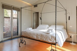 3 bedrooms, iron/ironing board, free WiFi, bed sheets - Villa 'Loft' with Shared Pool, Wi-Fi and Air Conditioning (Cortona)