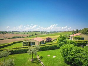 Exterior - Holiday Home 'Frantoio 6 Luxury' with Shared Pool, Wi-Fi and Air Conditioning (Cortona)