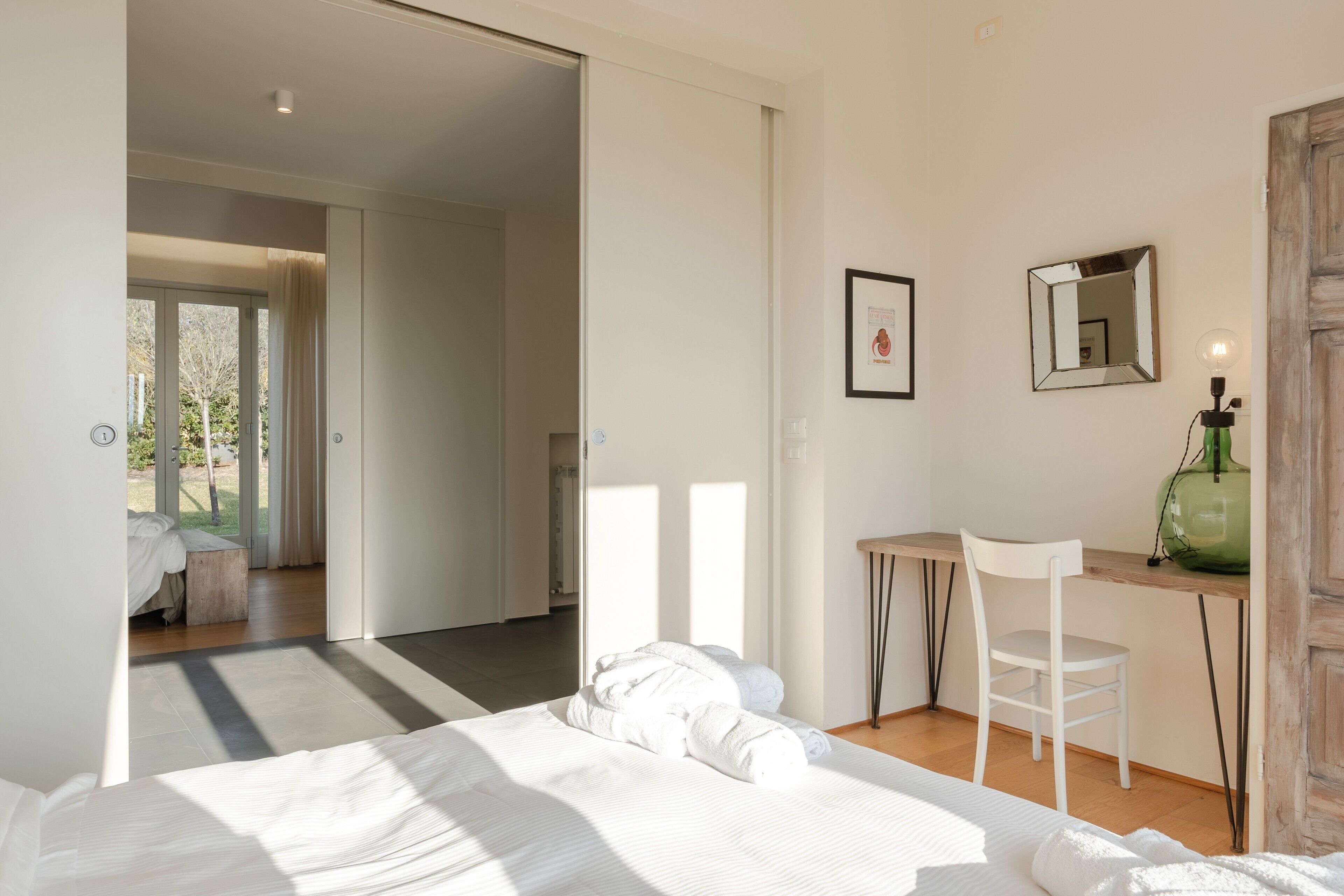 2 slaapkamers, een strijkplank/strijkijzer, gratis wifi, beddengoed