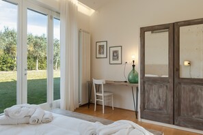 2 bedrooms, iron/ironing board, free WiFi, bed sheets - Villa 'Residenza 2' with Shared Pool, Wi-Fi and Air Conditioning (Cortona)
