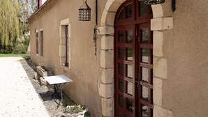 تناول الطعا م بالخارج