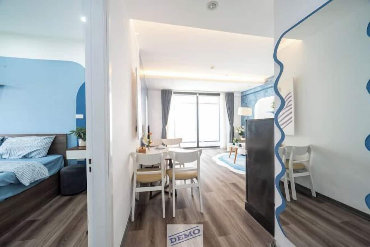 2 bedrooms, desk, laptop workspace, free WiFi