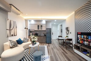 Deluxe Apartment, 2 Bedrooms, Lake View | Private kitchen | Fridge - Luxe Paradise Residence 76 To Ngoc Van (Hanoi)